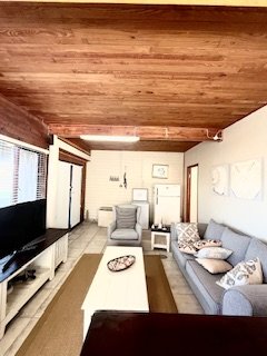 To Let 4 Bedroom Property for Rent in Outeniqua Strand Western Cape